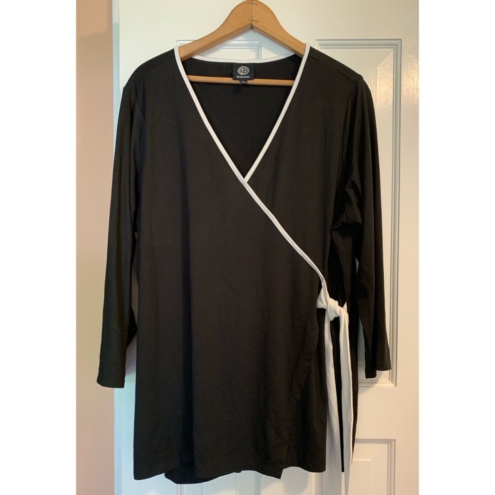 NWOT! Bobeau Wrap Top